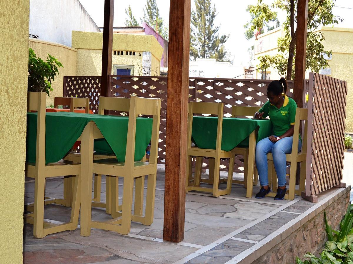 The Happy Hour Bed & Breakfast Kigali Luaran gambar