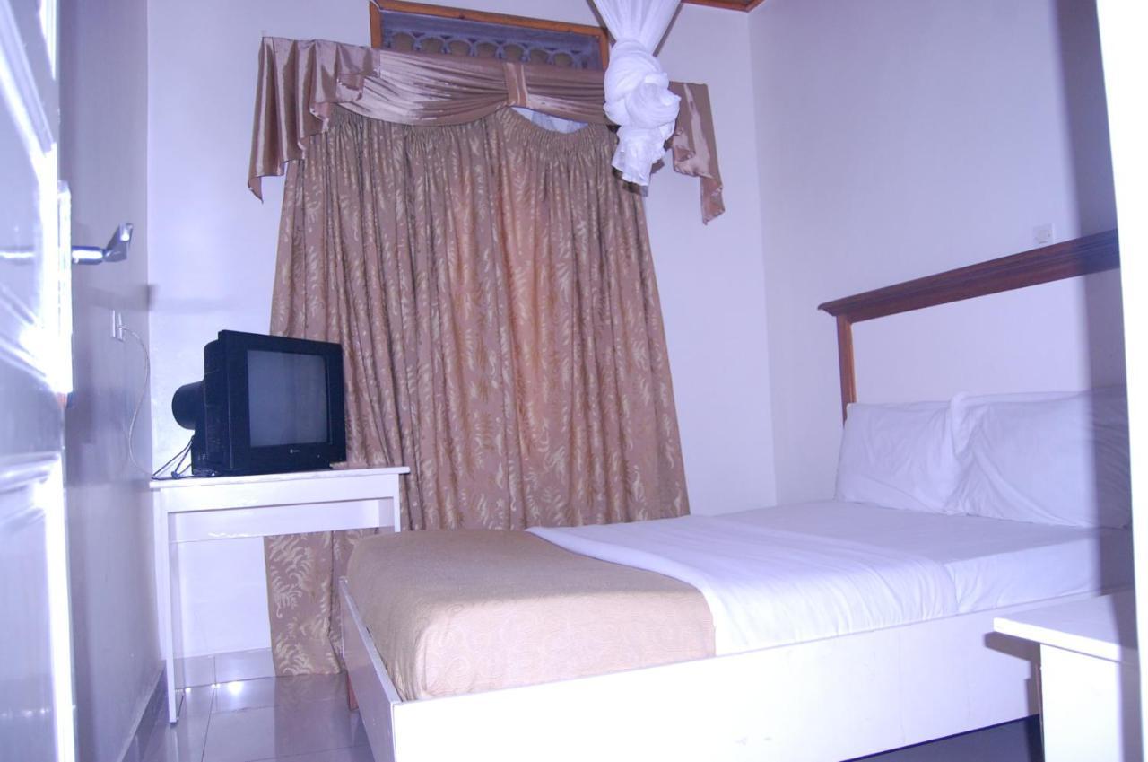 The Happy Hour Bed & Breakfast Kigali Luaran gambar